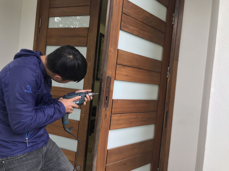 Dịch Vụ Lắp Đặt Cửa Tại Bình Tân Uy Tín, Giá Rẻ - Trọng Thủy